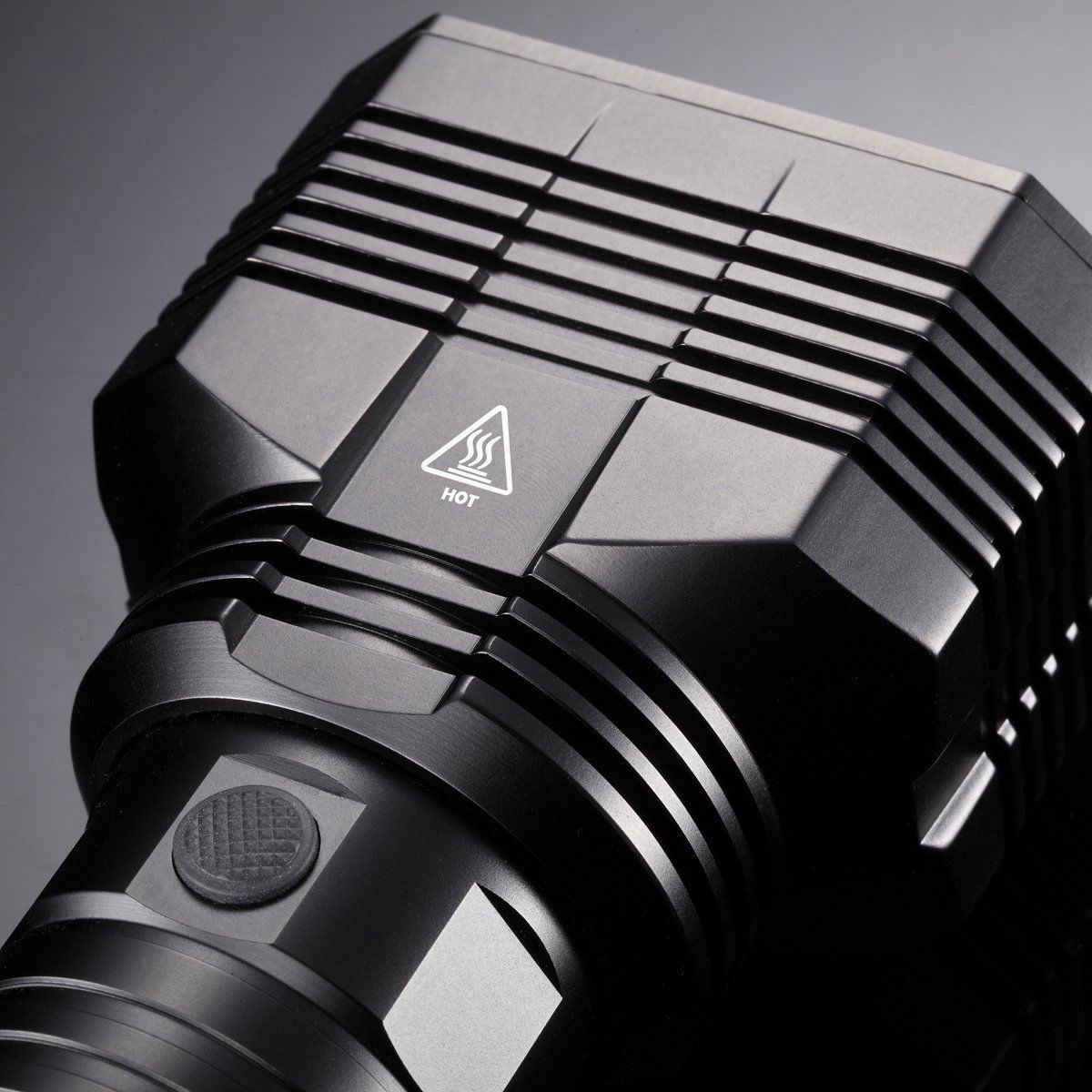 Nitecore Eax 2000 Lumen El Feneri (8Xaa) - Görsel 2