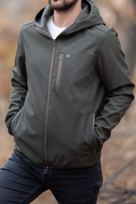 Yeşil Kapüşonlu Softshell Mont | Suya ve Rüzgâra Dayanıklı Outdoor Mont